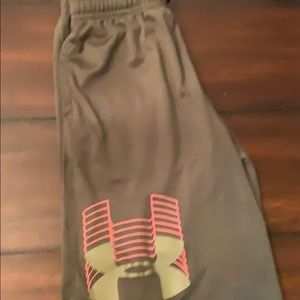 Boys shorts under Armour elastic drawstring waist